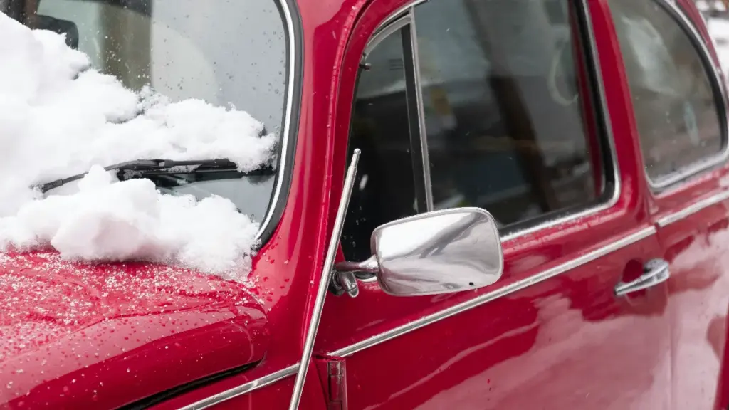 wiper blade in snowy day