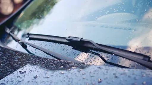 a car wiper blade in rain (1)